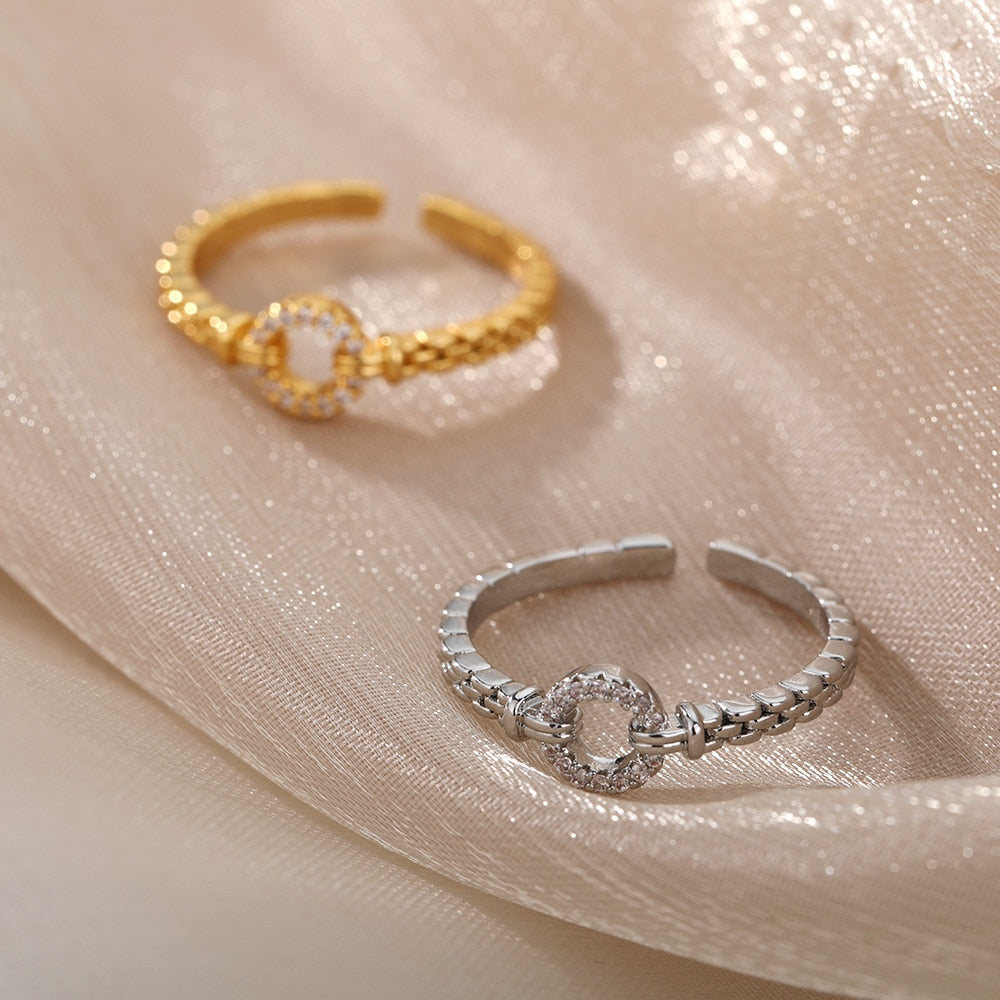 Femme Ring