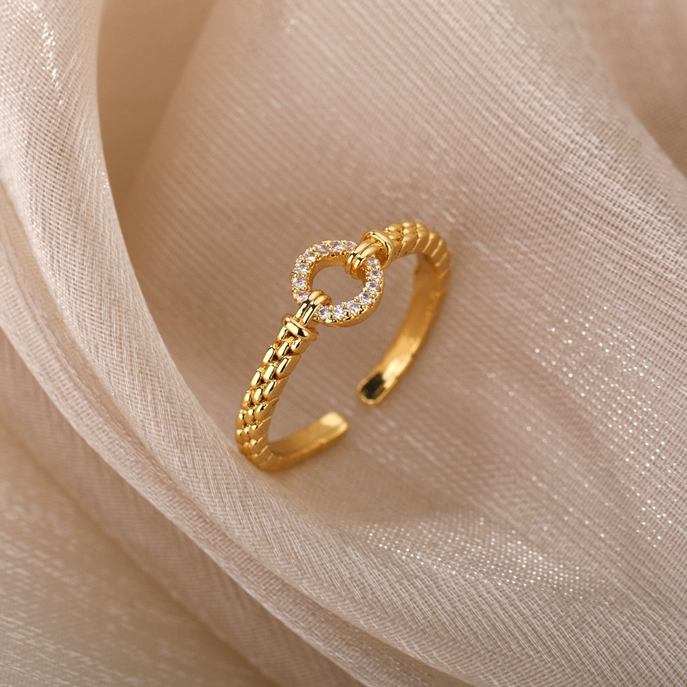 Femme Ring